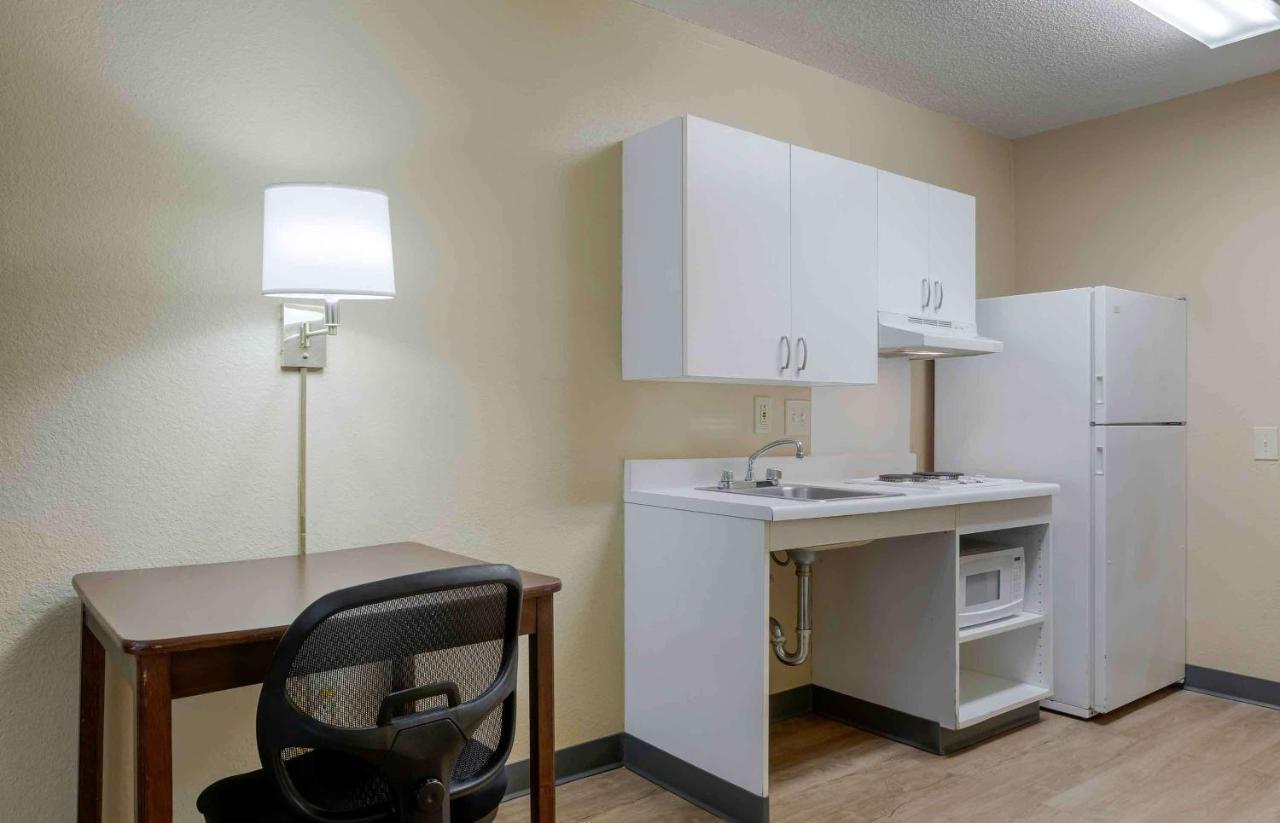 Extended Stay America Suites - Indianapolis - Airport Exterior foto